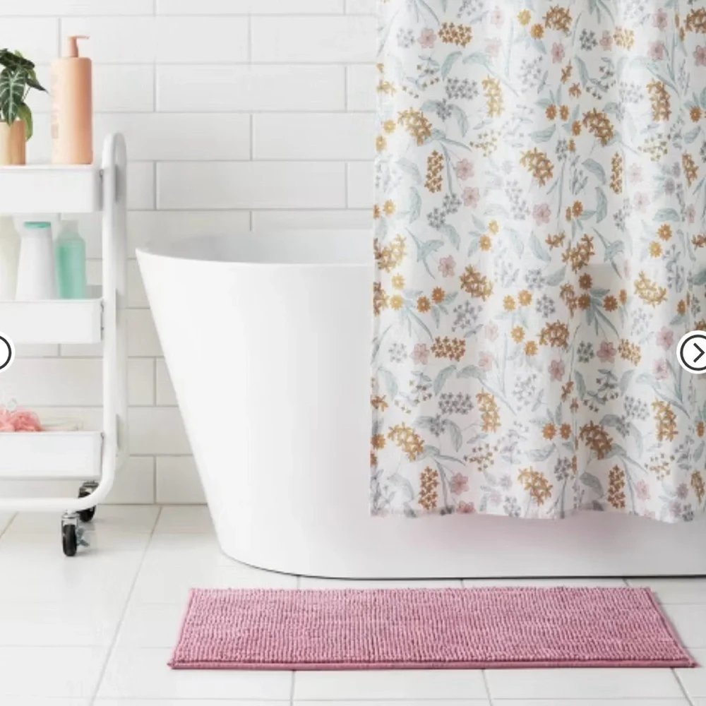 Pink bath rug Room Essentials Blush Chenille Bath Mat NWT 20 X 32
